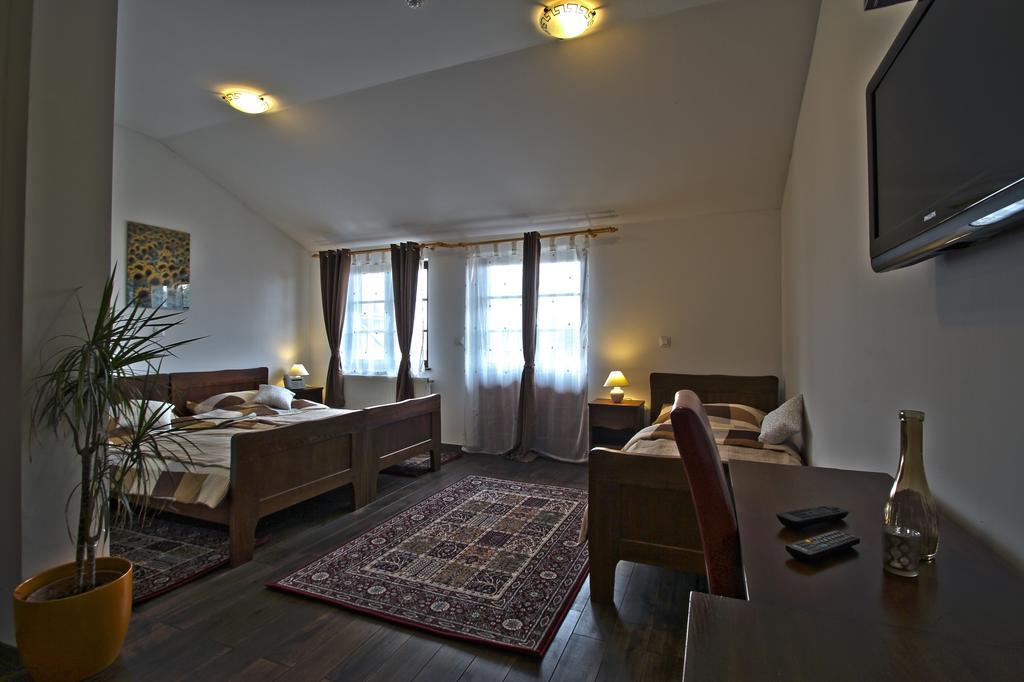 Hotel Lug Osijek Room photo